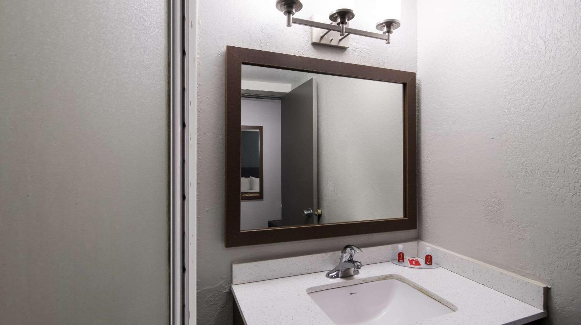 Econo Lodge Портедж Экстерьер фото